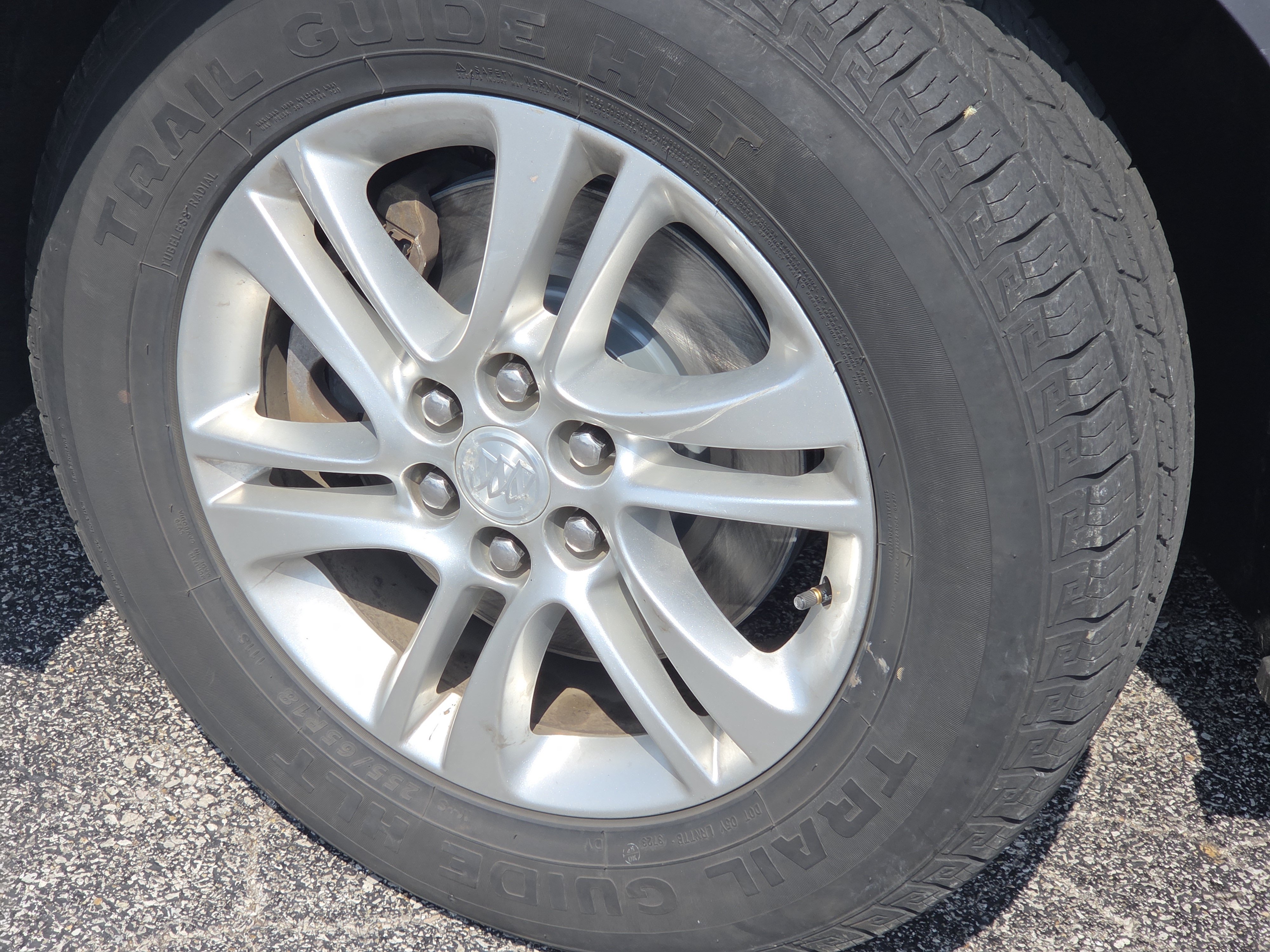 Used 2019 Buick Enclave Premium AWD/4WD image 3