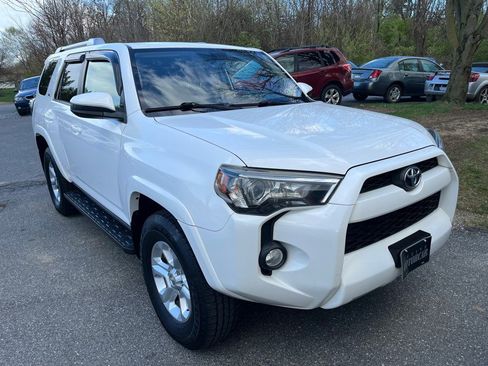Used 2015 Toyota 4Runner SR5 image 3