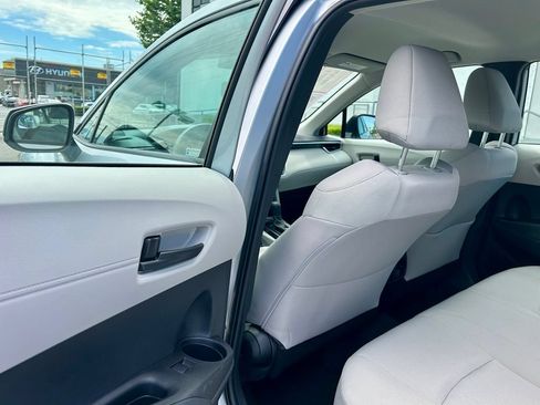 Certified 2022 Toyota Corolla Cross L AWD/4WD image 11