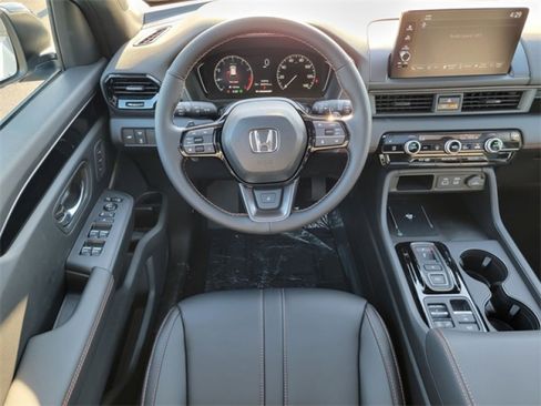 New 2025 Honda Pilot TrailSport image 9