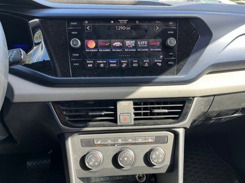 Used 2022 Volkswagen Taos SE image 6