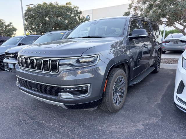 Used 2024 Jeep Wagoneer L Series II w/ Flexible Seating Group AWD/4WD image 1