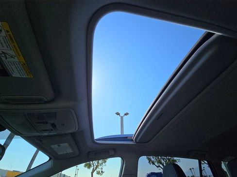 Used 2017 Toyota RAV4 XLE w/ Carpet Mat Package FWD image 32