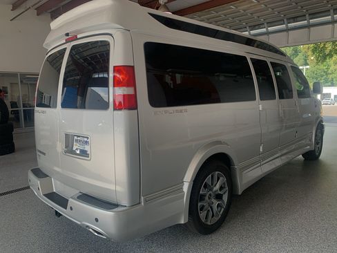 New 2026 Chevrolet Express 2500 Extended w/ Driver Convenience Package RWD image 12