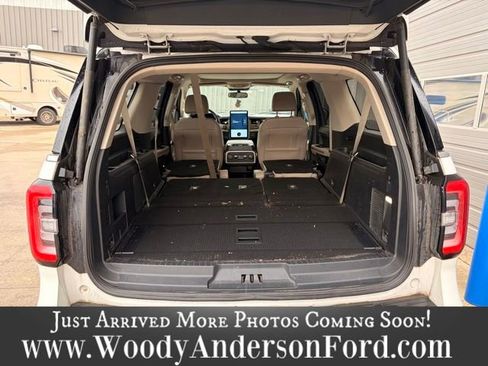 Used 2023 Ford Expedition Max Limited AWD/4WD image 6