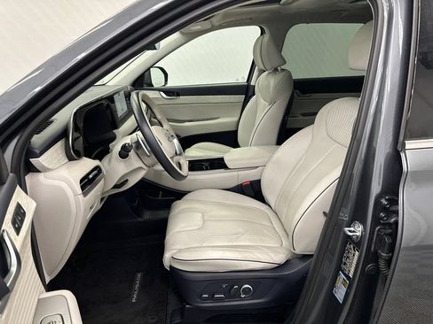 Used 2025 Hyundai Palisade Calligraphy FWD image 9