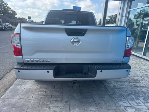 Used 2017 Nissan Titan SL w/ SL Towing Convenience Package RWD image 7