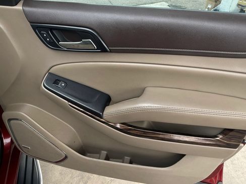 Used 2018 GMC Yukon SLE w/ SLE Value Package RWD image 16