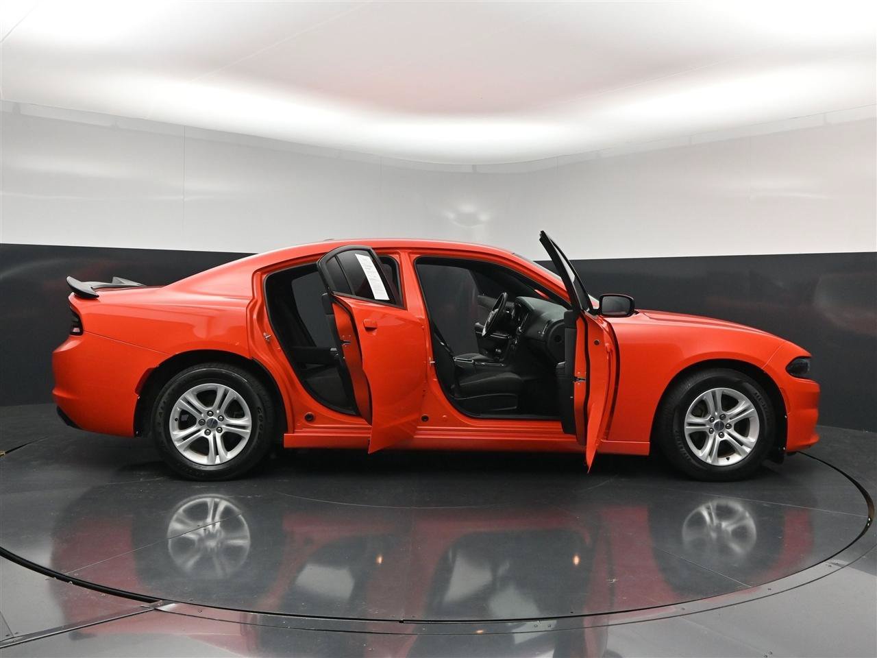 Used 2018 Dodge Charger SXT RWD image 39