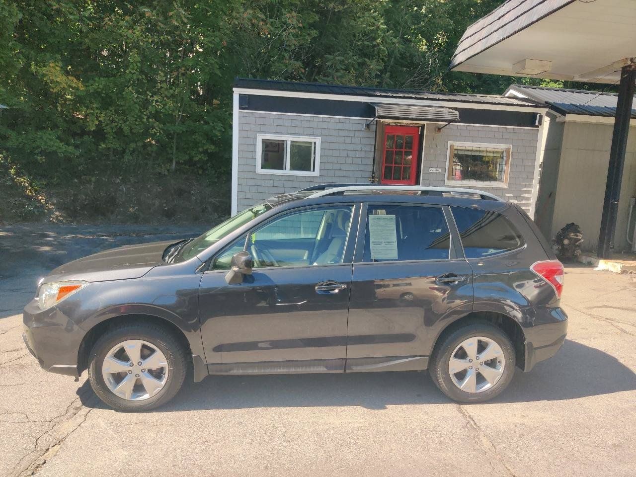 Used 2016 Subaru Forester 2.5i Premium w/ All-Weather Package AWD/4WD image 3