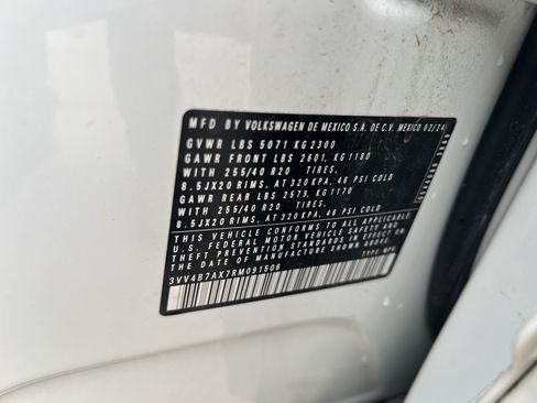 Used 2024 Volkswagen Tiguan SEL R-Line AWD/4WD image 31