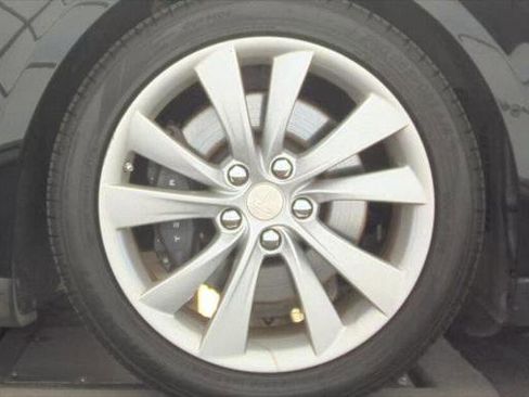 Used 2015 Tesla Model S 60 image 12