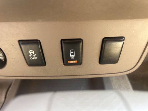 Used 2013 Nissan Frontier SV w/ SV Value Truck Pkg AWD/4WD image 20