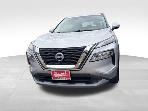 Used 2023 Nissan Rogue SV image 18