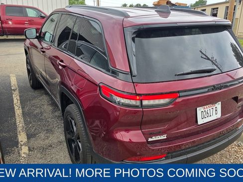 Used 2025 Jeep Grand Cherokee Limited w/ Black Appearance Package image 2