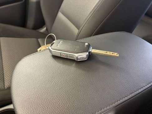 Used 2025 Kia Soul LX w/ LX Technology Package image 21