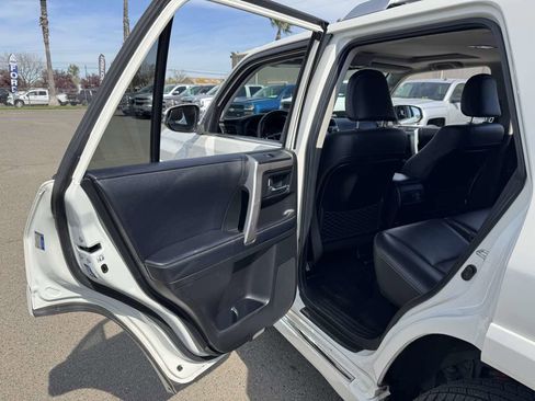 Used 2018 Toyota 4Runner Limited image 19