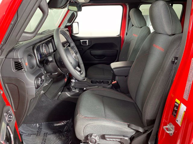 Used 2025 Jeep Wrangler Unlimited Rubicon AWD/4WD image 17