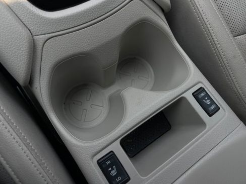 Used 2022 Nissan Rogue Sport SL w/ Premium Package image 18