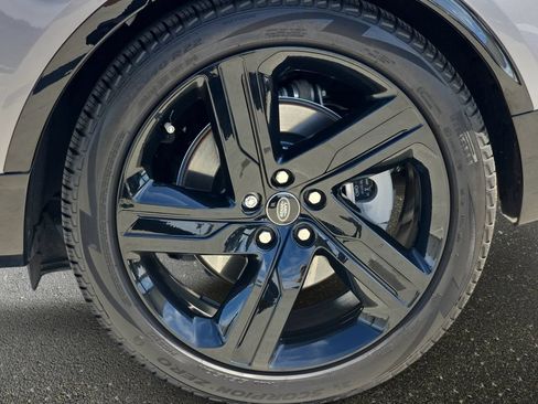 Certified 2025 Land Rover Discovery Dynamic SE AWD/4WD image 36