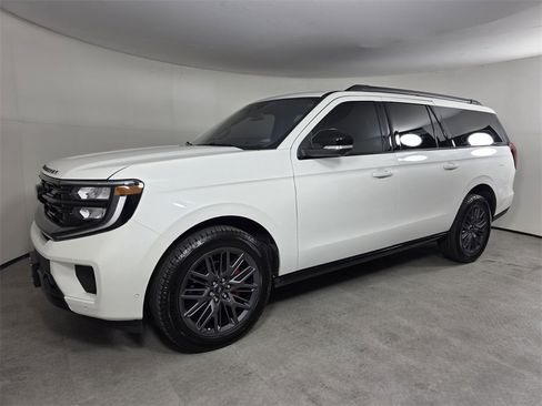 Used 2025 Ford Expedition Max Platinum w/ Stealth Performance Package image 8