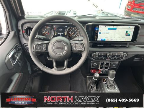 New 2025 Jeep Gladiator Rubicon image 12