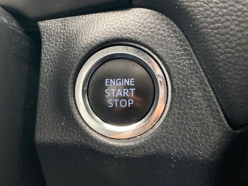 Certified 2021 Toyota RAV4 XLE w/ Convenience Package FWD image 18