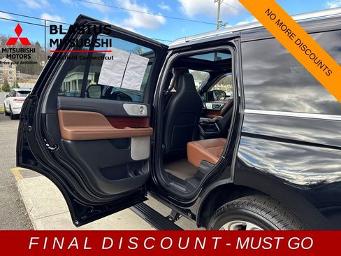 Used 2022 Lincoln Navigator Reserve image 19