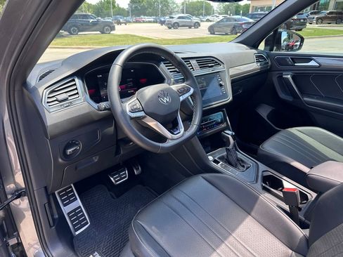 Used 2023 Volkswagen Tiguan SE R-Line FWD image 23