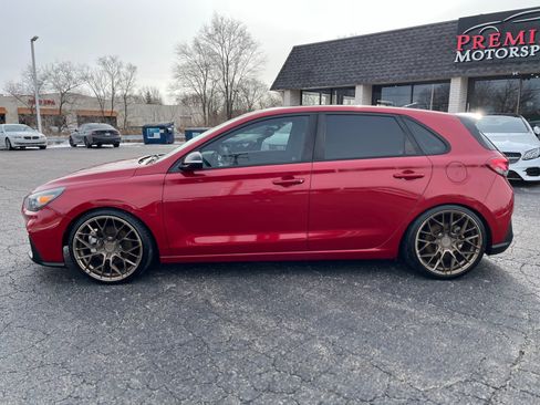 Used 2019 Hyundai Elantra GT N Line image 2