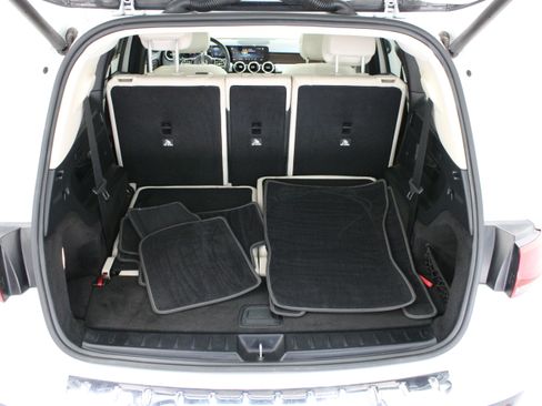 Used 2022 Mercedes-Benz GLB 250 image 32