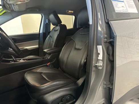 Used 2022 Jeep Compass Limited image 8