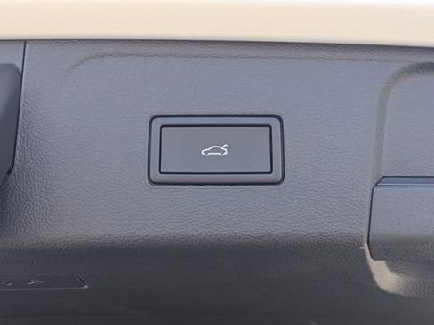 New 2026 Volkswagen Atlas SE image 14