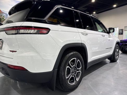 Used 2022 Jeep Grand Cherokee Trailhawk w/ ADV Protech Group II AWD/4WD image 29