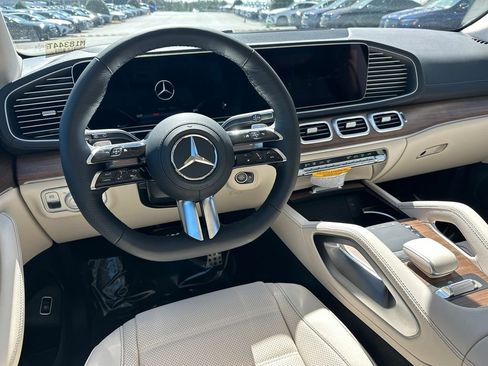 New 2026 Mercedes-Benz GLS 450 4MATIC image 25