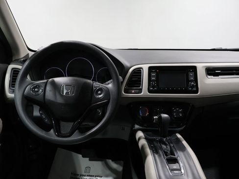 Used 2022 Honda HR-V LX image 17