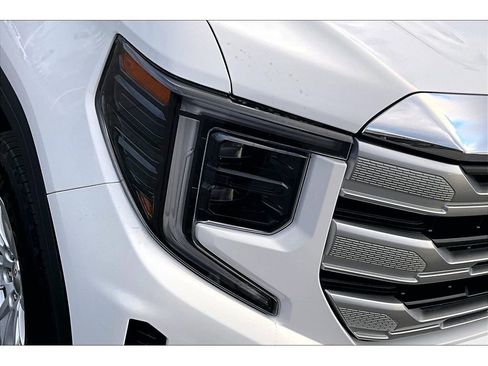 Used 2024 GMC Sierra 1500 SLE image 28