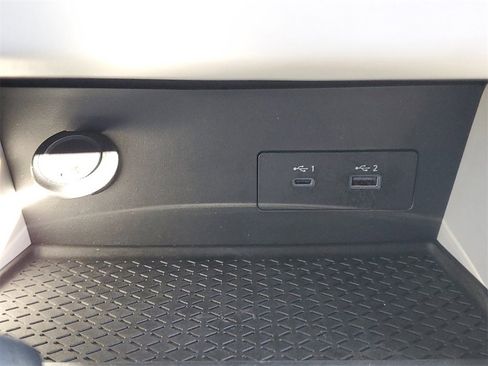 Used 2023 Nissan Pathfinder SV image 36