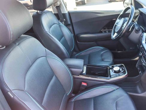 Used 2022 Kia Niro EX Premium image 42