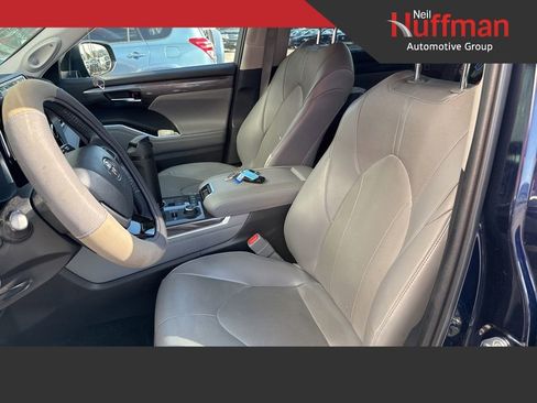 Used 2022 Toyota Highlander Limited image 5