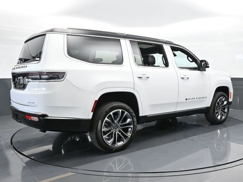 Used 2024 Jeep Grand Wagoneer Series III image 6