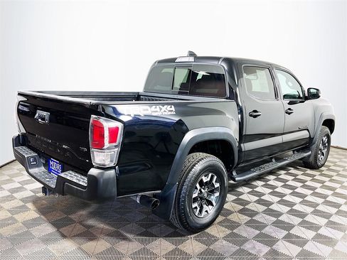 Certified 2022 Toyota Tacoma TRD Off-Road image 8