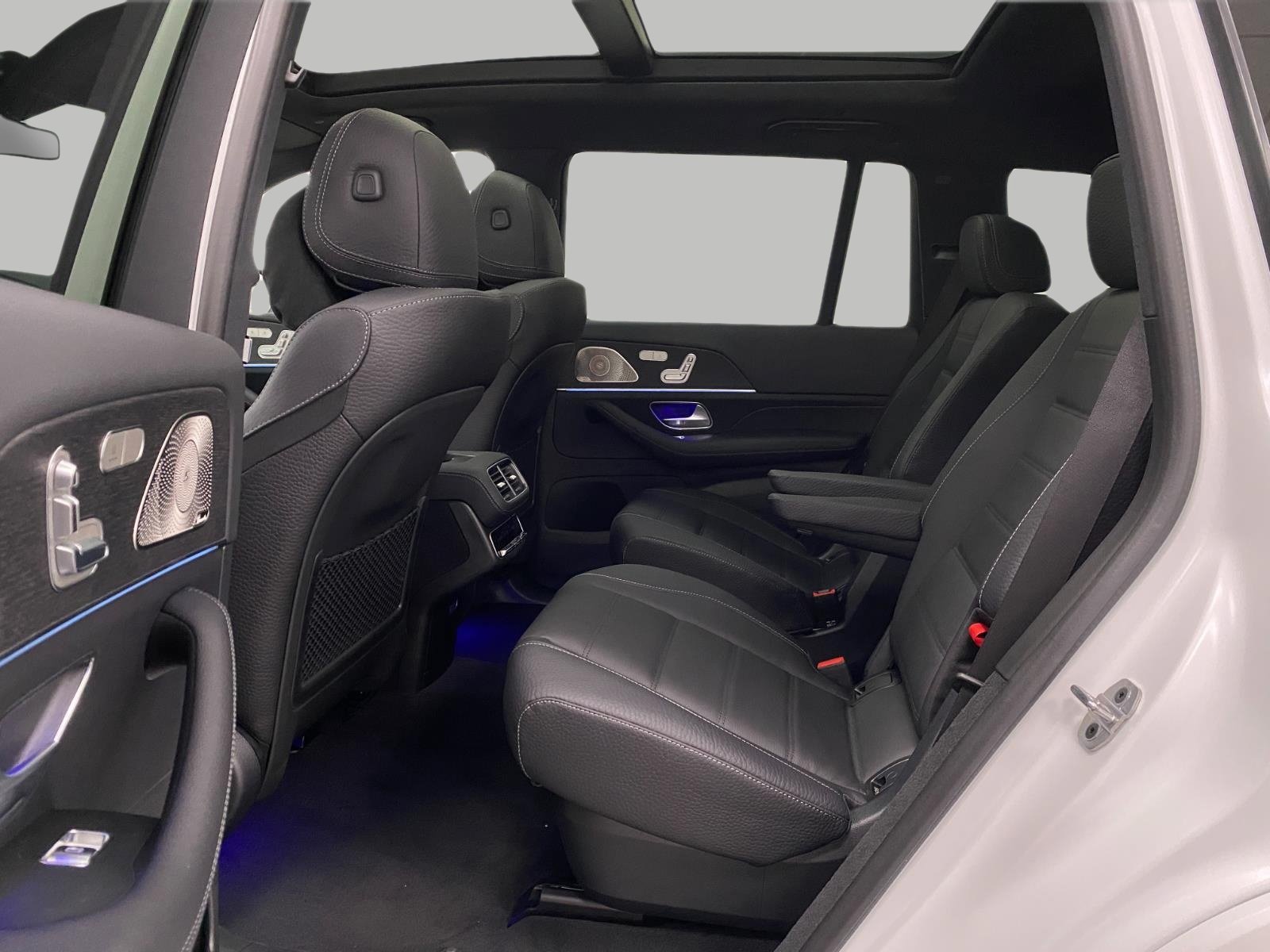New 2026 Mercedes-Benz GLS 450 4MATIC image 32