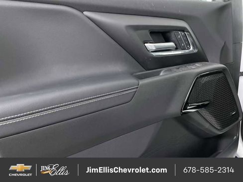 New 2025 Chevrolet Silverado EV LT image 23