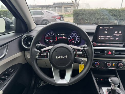 Used 2023 Kia Forte LXS image 14