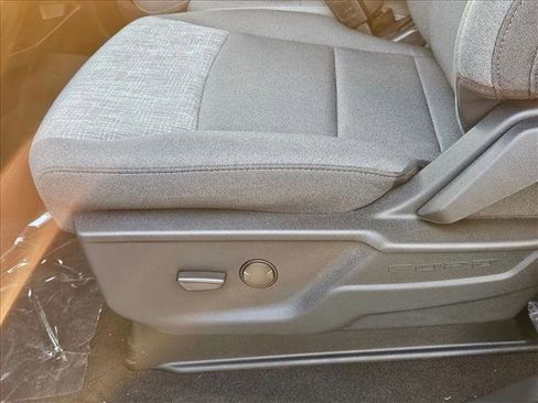 New 2025 Ford F250 XLT w/ FX4 Off-Road Package image 4