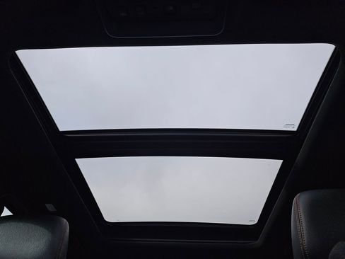 Used 2020 Nissan Titan PRO-4X w/ Pro-4x Convenience Package image 16