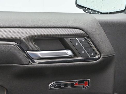 Used 2024 GMC Sierra 1500 AT4 w/ Technology Package image 11