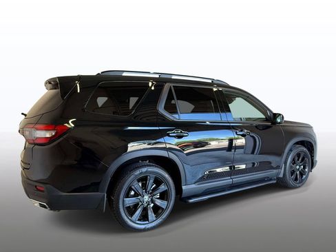 Used 2025 Honda Pilot Black Edition image 12