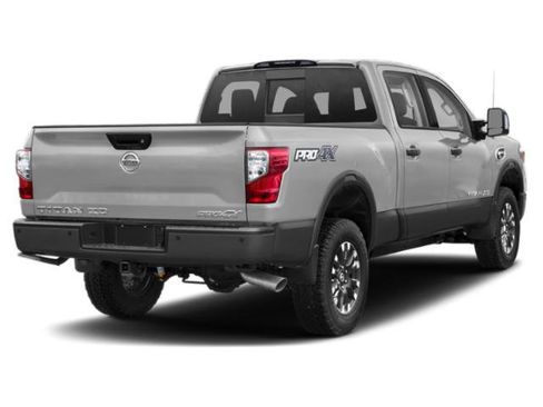 Used 2019 Nissan Titan PRO-4X w/ Pro-4x Convenience Package AWD/4WD image 2